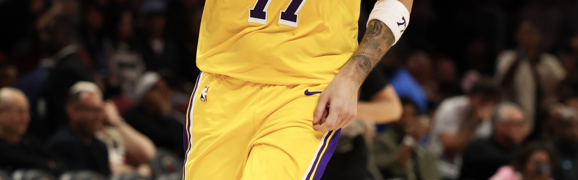 世界杯高清平台-现役单场60+得分榜都有谁？18人上榜&amp;克莱堪称高效 竟6人砍过70+