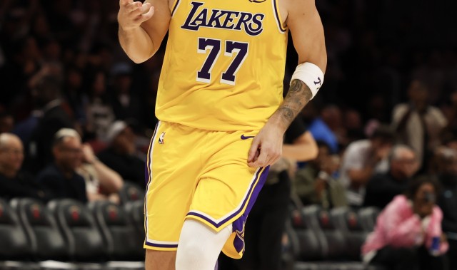 世界杯高清平台-现役单场60+得分榜都有谁？18人上榜&amp;克莱堪称高效 竟6人砍过70+