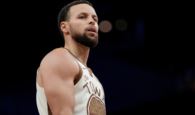 世界杯app下载-Shams：库里因膝伤还将继续缺席10天 连续缺阵场次将达到20场