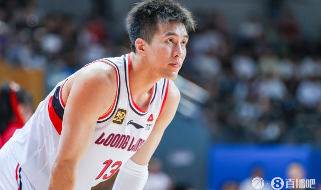 世界杯高清平台-表现不多！郭艾伦半场罚球4中4拿到4分1板2助 2失误